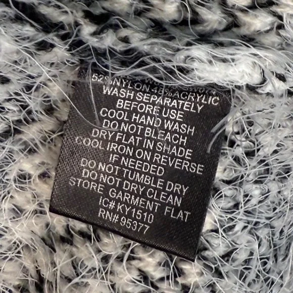 NWT Sanctuary White Check‎ Plaid Fuzzy Knit Turtleneck Sweater Womens Small - Picture 8 of 9